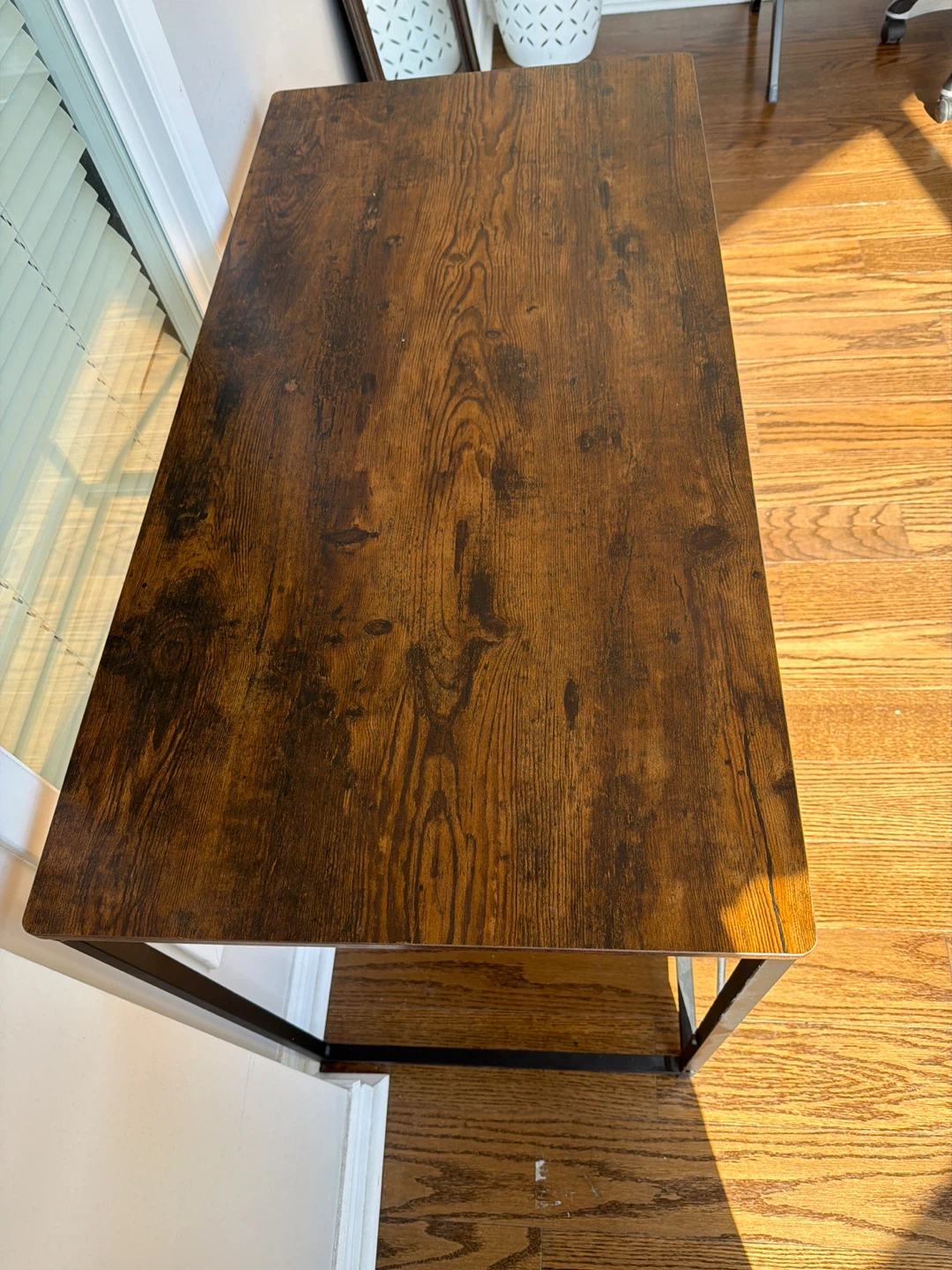 Need it gone today !! Rustic Wood Grain Desk - photo 2