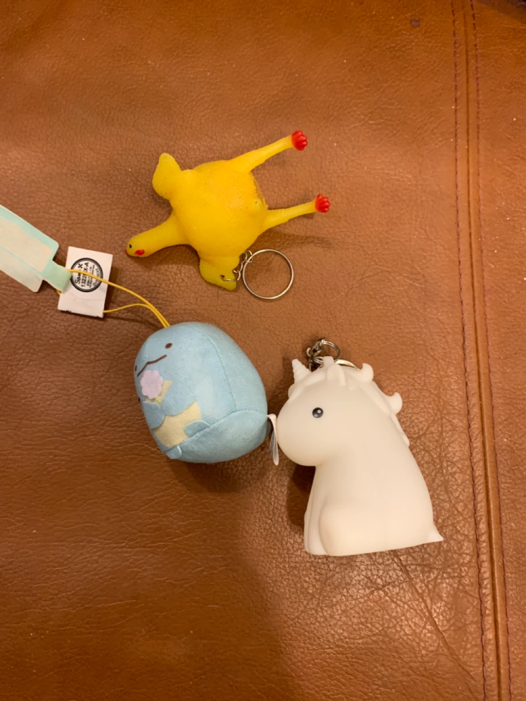 🧡 Yellow Squeeze Chicken & Keychain Set