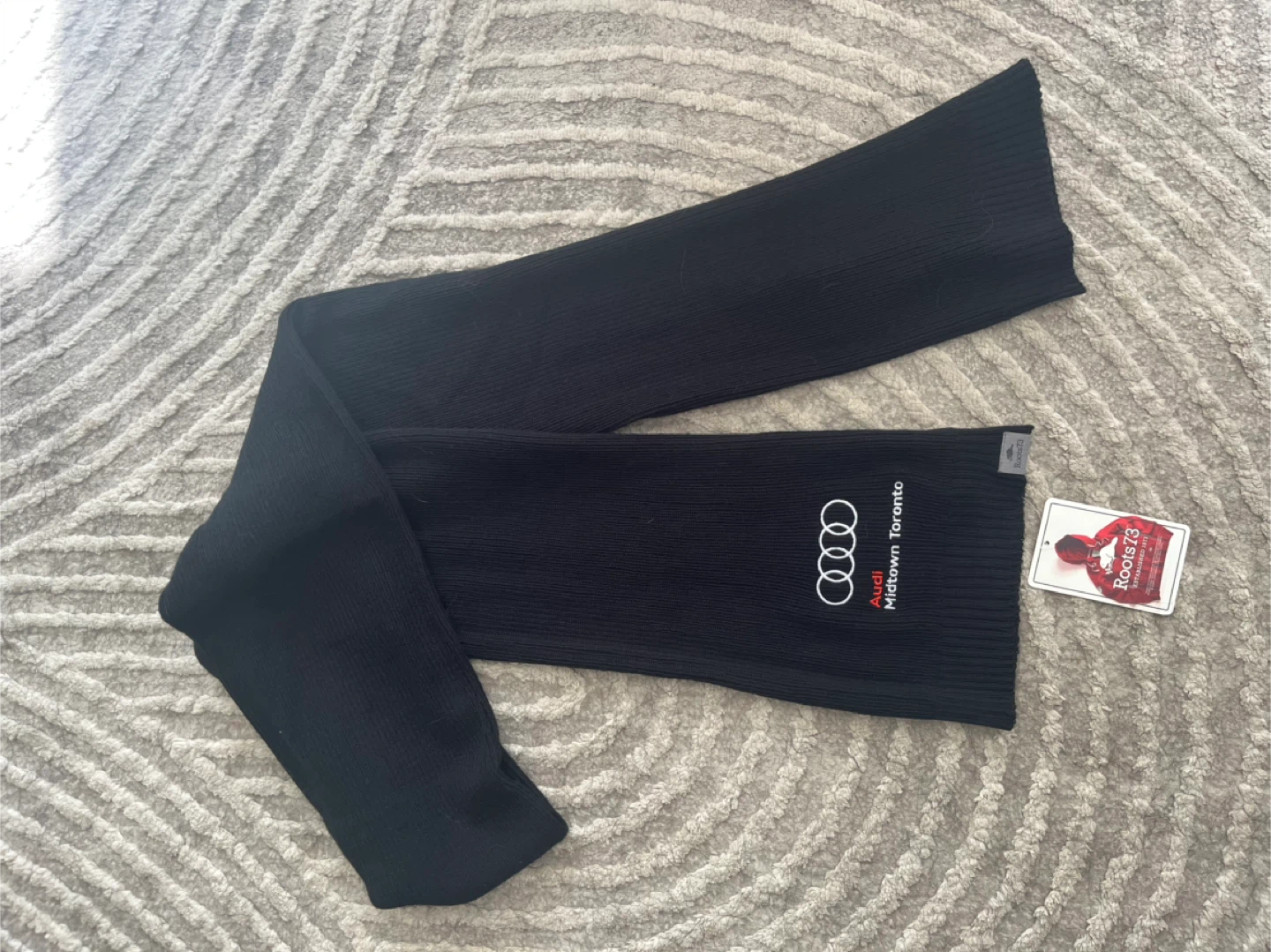 Roots Audi Midtown Toronto Scarf NEW w tag