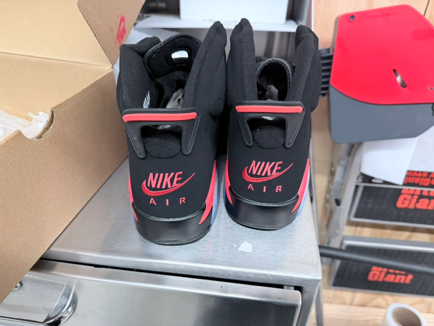 Nike Air Jordan 6 Retro Sneakers