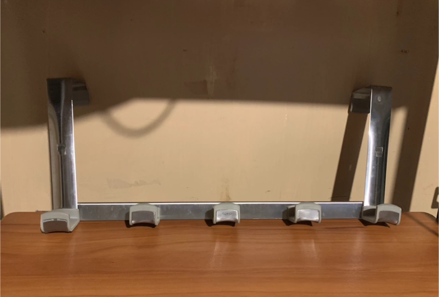 🧡 Over-the-Door 5-Hook Rack