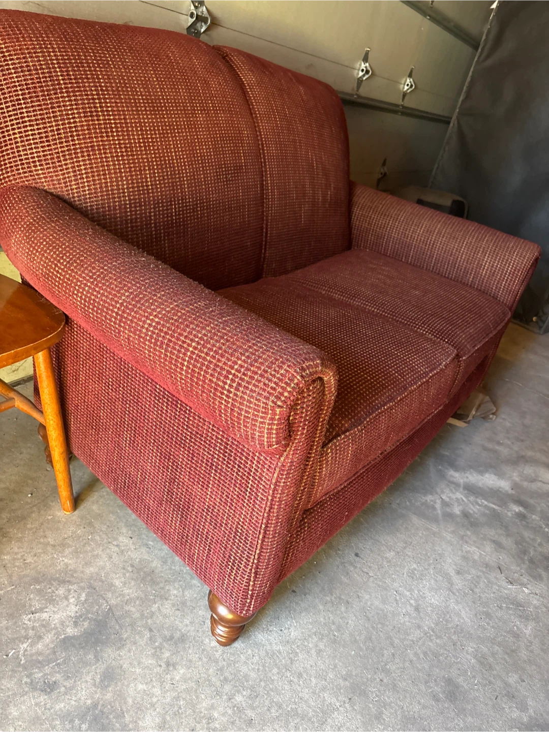 2 matching vintage  loveseats very comfortable - photo 2