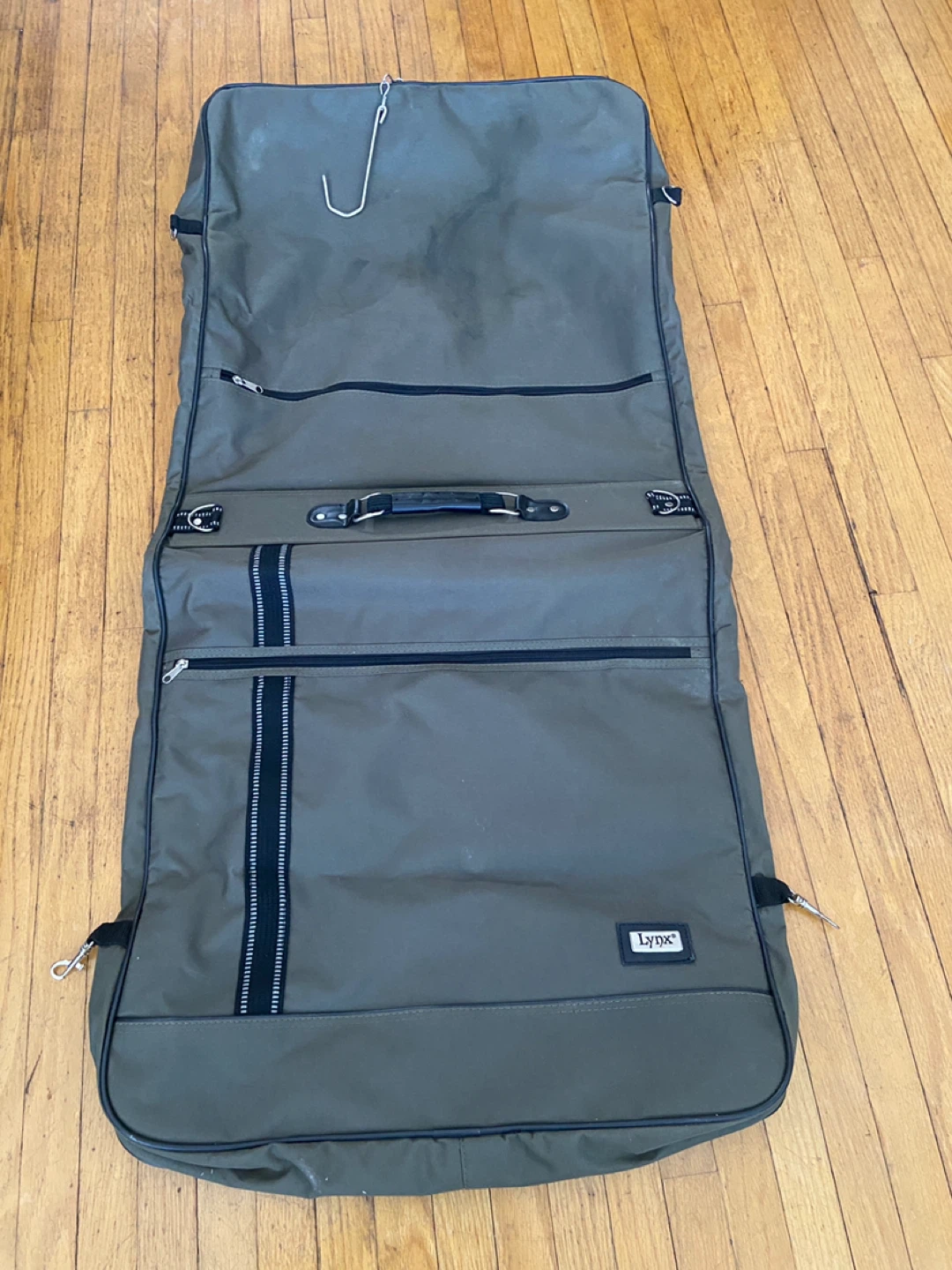 Lynx Garment Bag