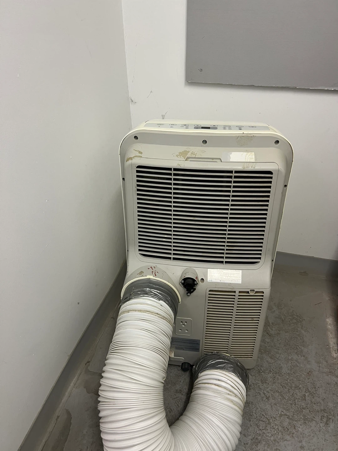 Danby DPA120B3WDB Portable Air Conditioner 12000 BTU - photo 2