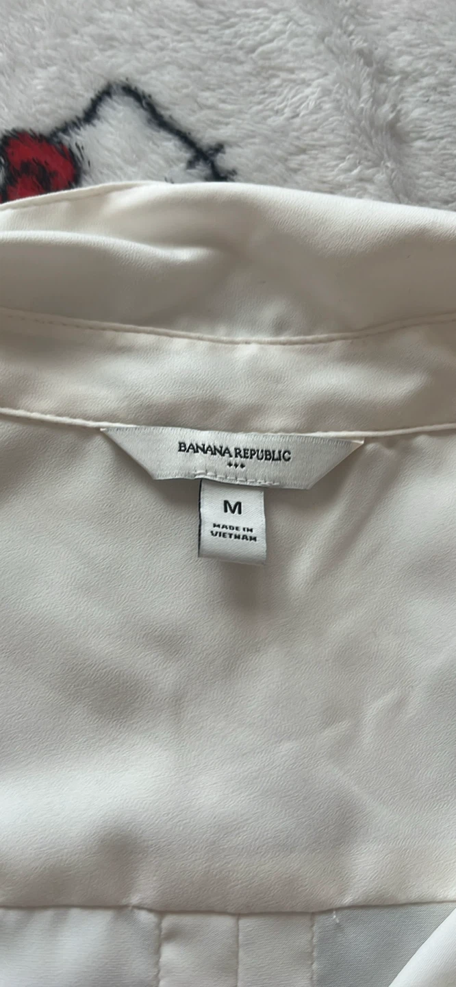 banana republic white satin blouse - photo 4