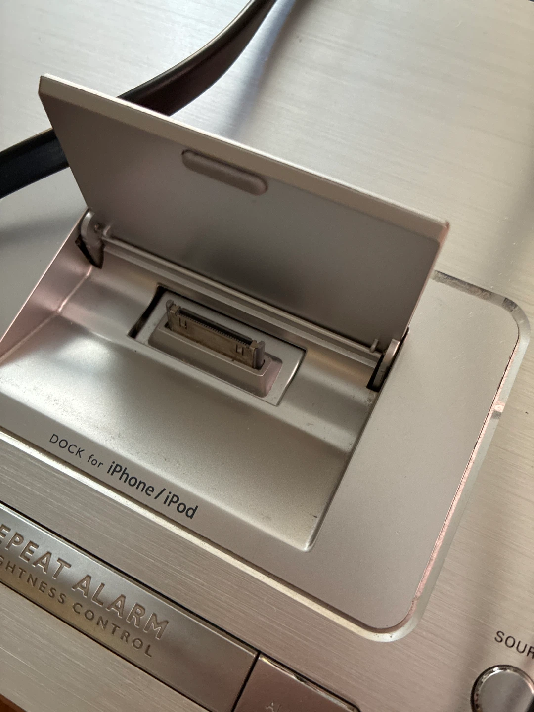 Philips Clock Radio Dock for iPhone/iPod - photo 4