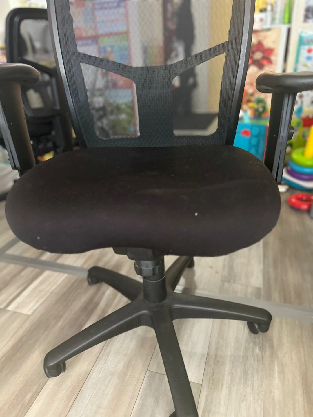 Black Mesh Office Chair - photo 2