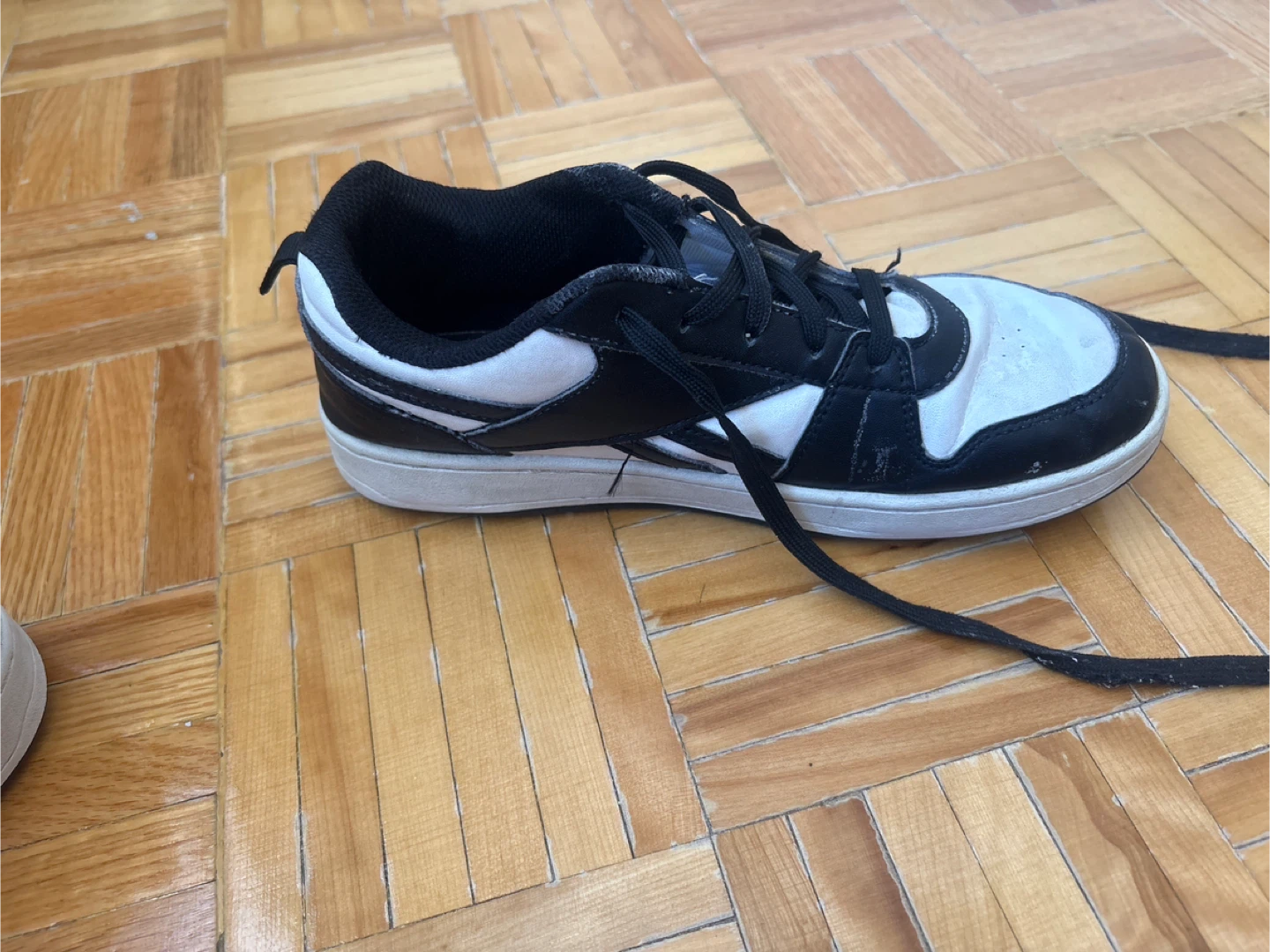 Reebok Sneakers Black and White - photo 3