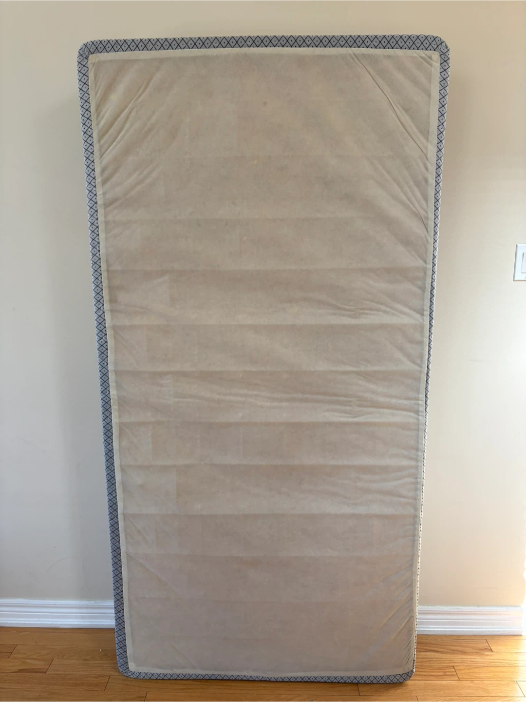 Twin size box spring
