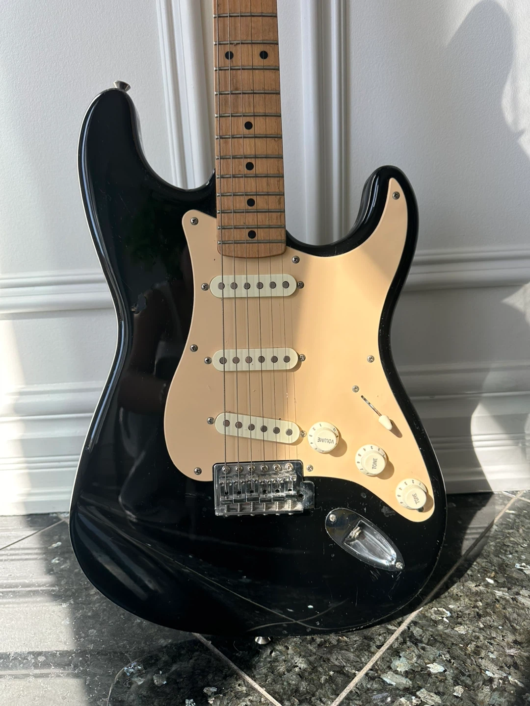 Squier Stratocaster Electric Guitar - Black - photo 2