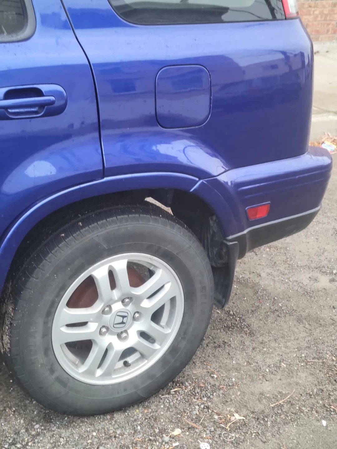 Blue Honda CR-V SUV - photo 5