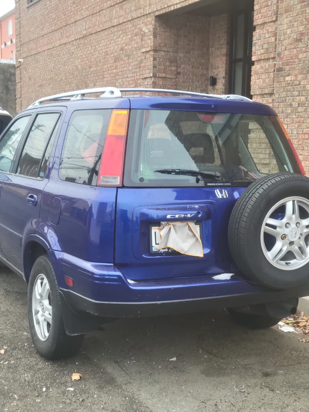 Blue Honda CR-V SUV - photo 3