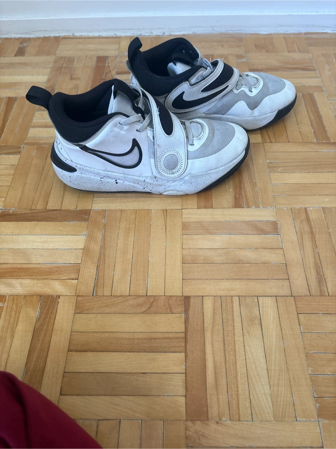 Nike team hustle D11 basket ball shoes - photo 3