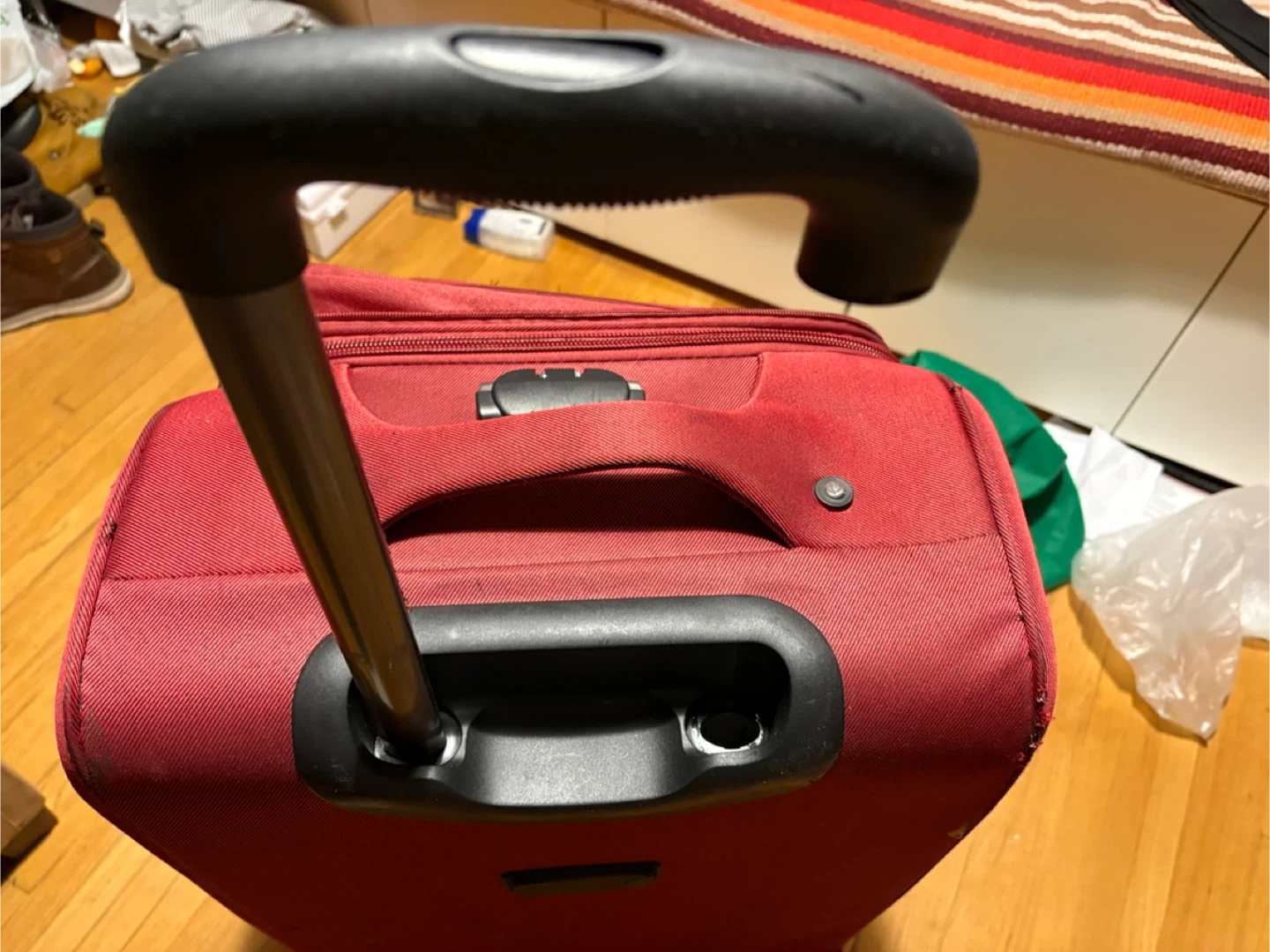 Red Hardside Spinner Luggage with Combination Lock 24 inches - photo 5