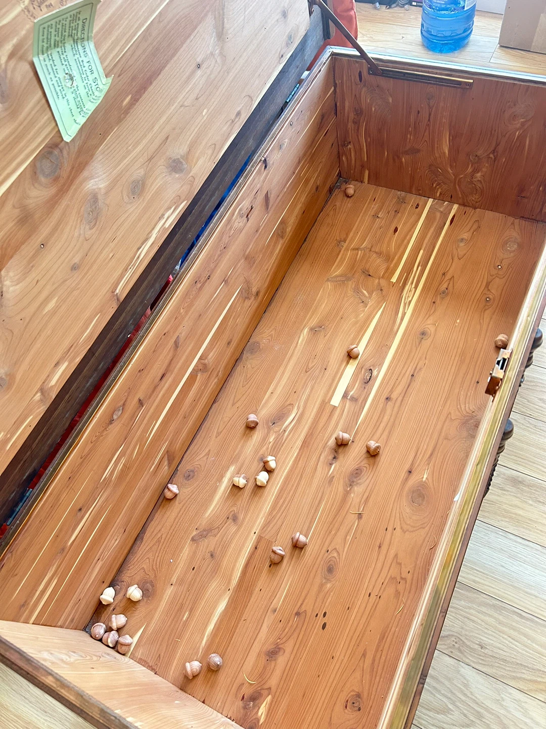 Vintage Wooden Cedar Lined Chest (PRICE FIRM) - photo 2