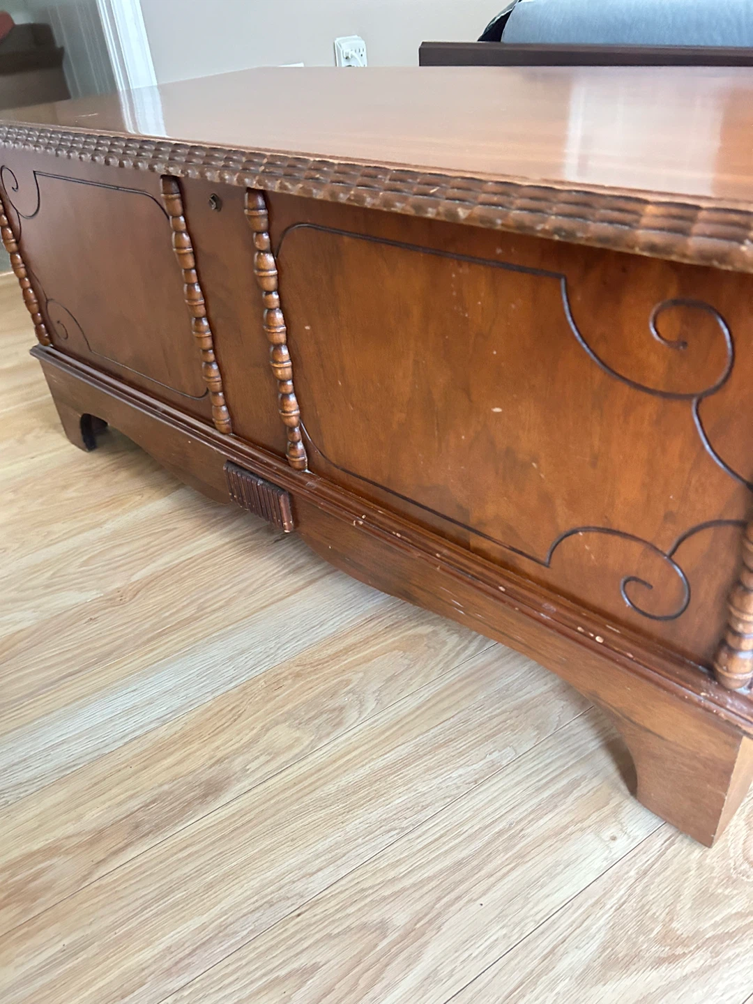 Vintage Wooden Cedar Lined Chest (PRICE FIRM) - photo 3