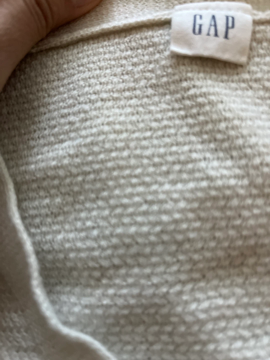 GAP Women's V-Neck Sweater - photo 3