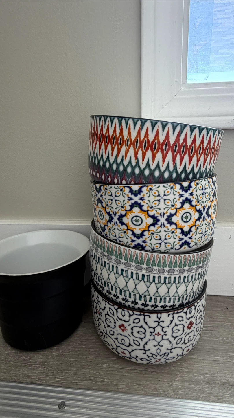 Set of 4 Decorative Ceramic Bowls