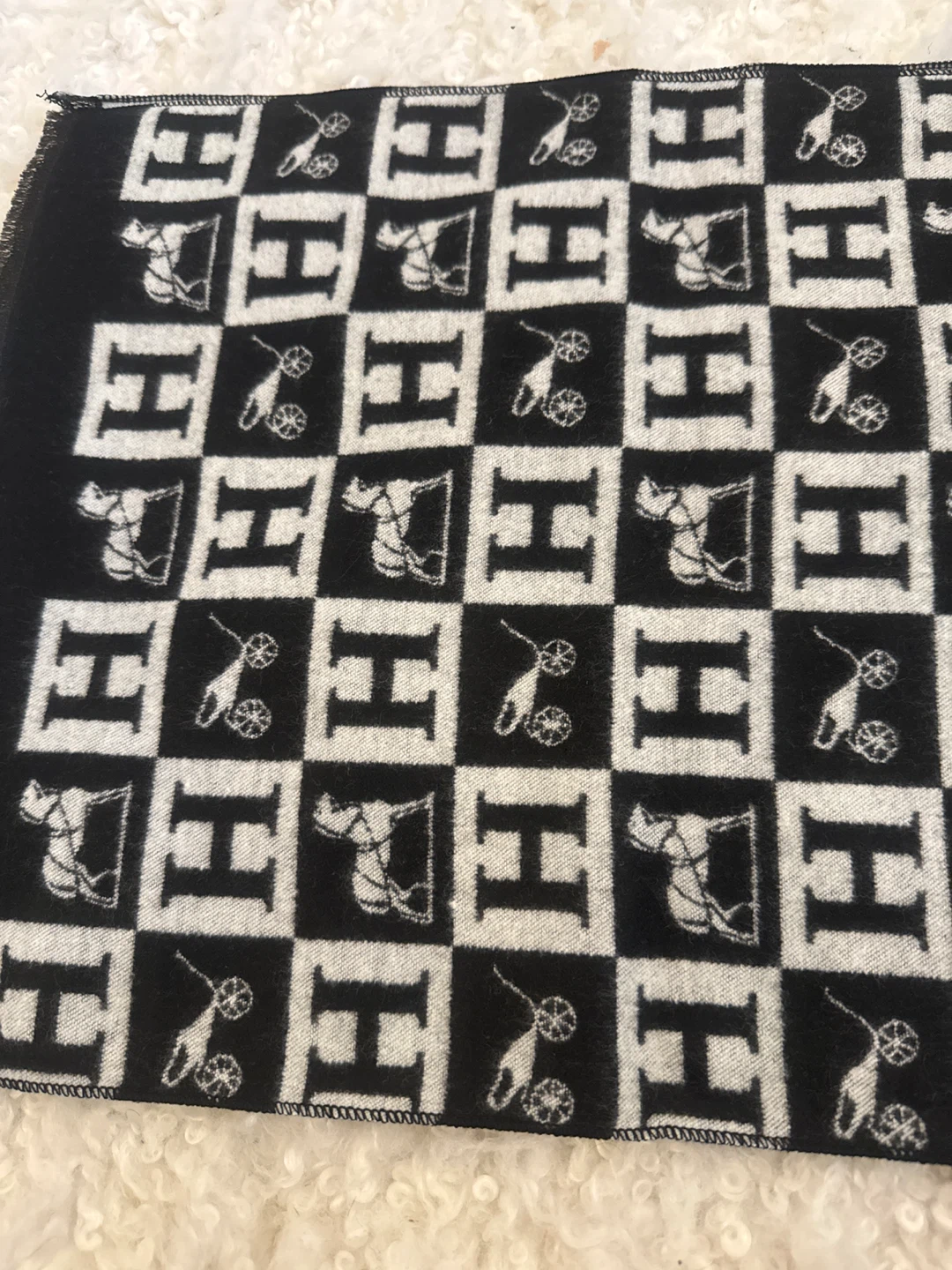 Hermès Scarf - photo 2