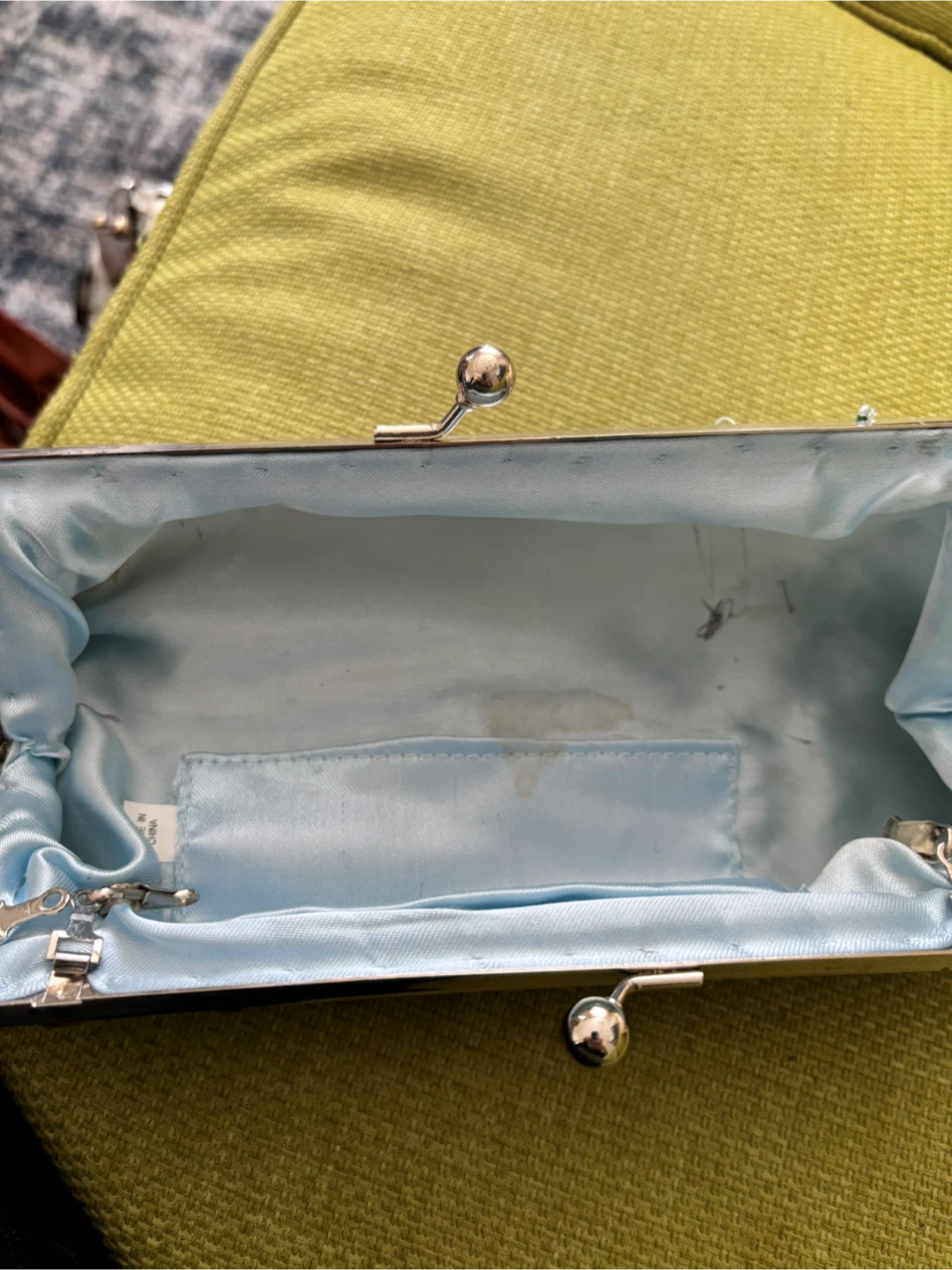 Free handbags. - photo 2