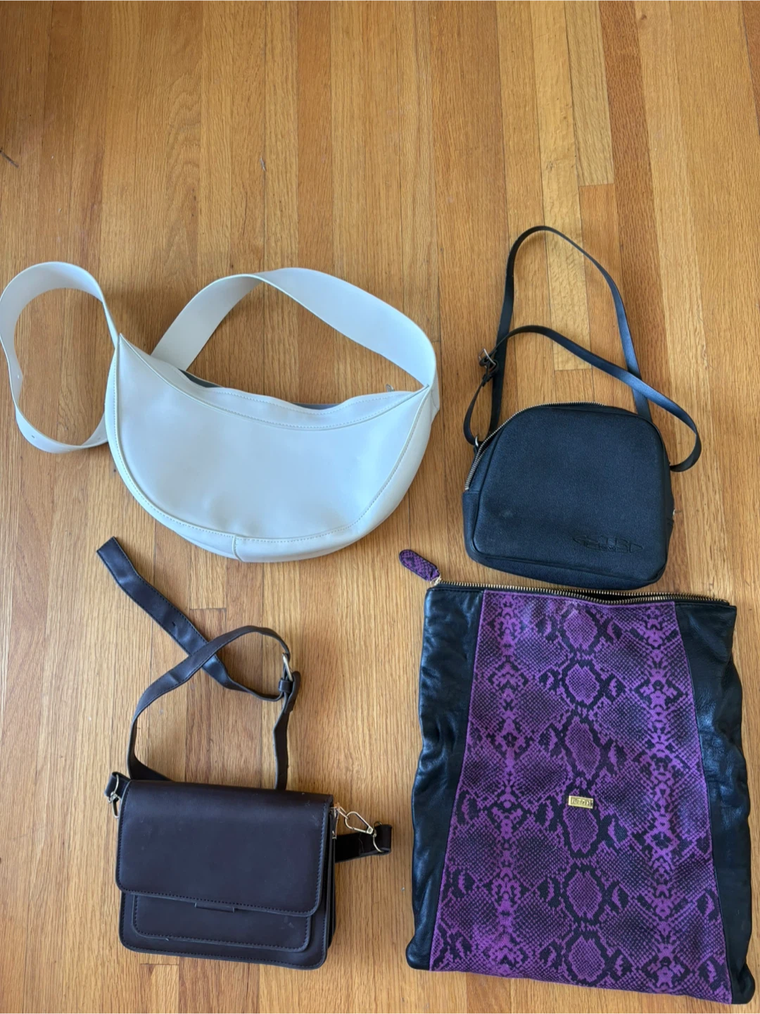 assorted handbags - photo 2