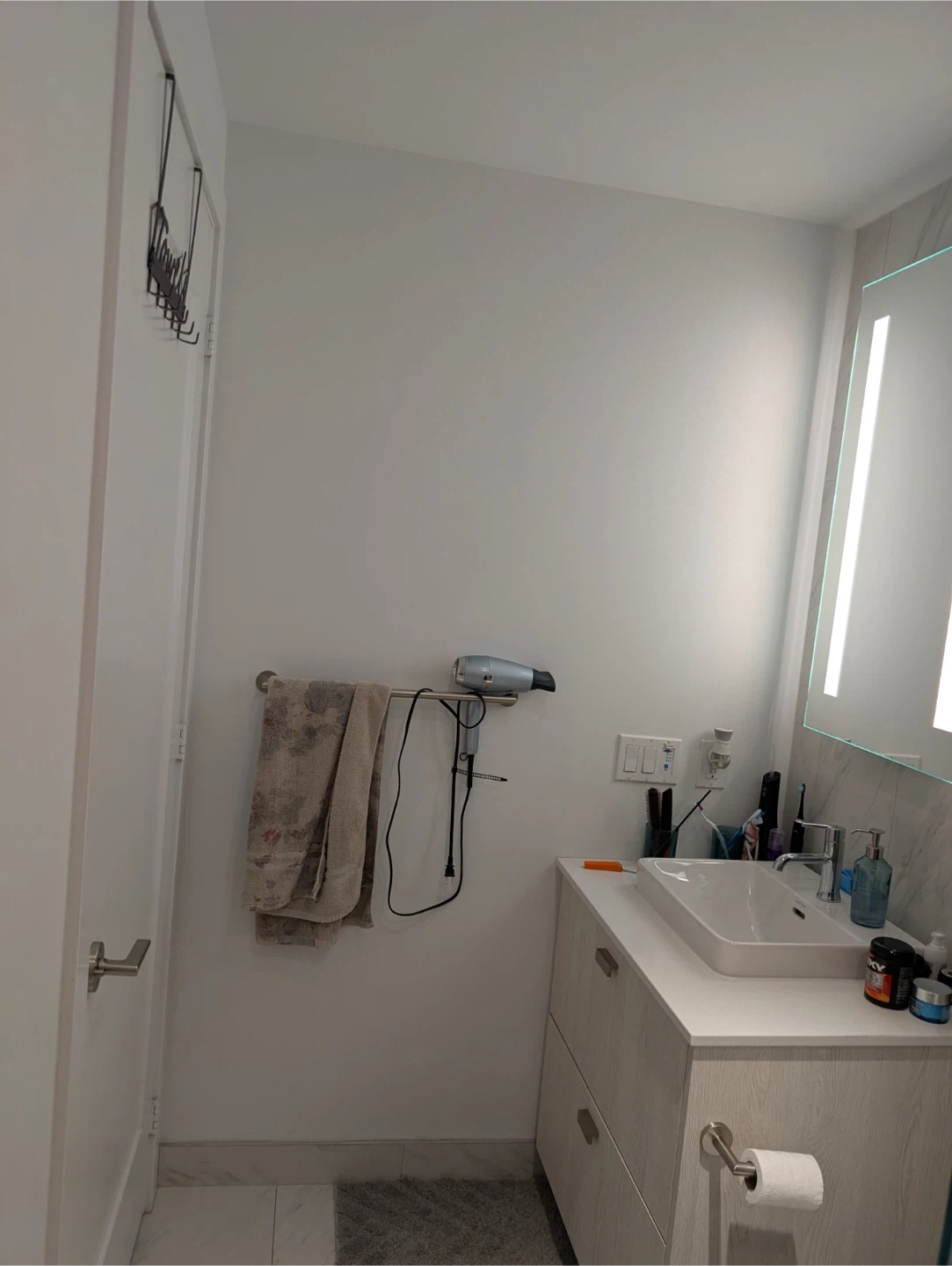 1 master bedroom with private washroom at The Well - photo 5