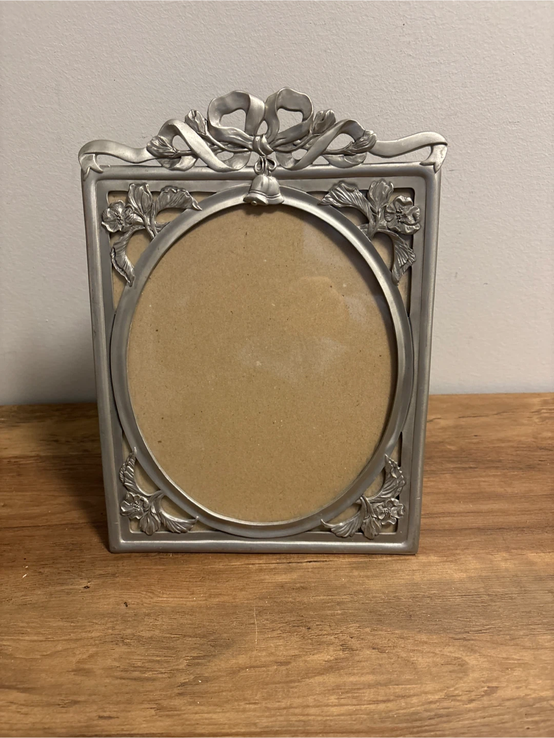 Vintage Metal Photo Frame 7x9 inches - photo 3