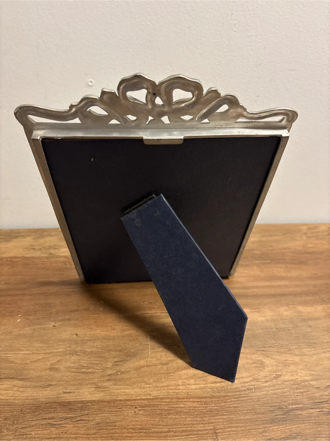 Vintage Metal Photo Frame 7x9 inches - photo 4