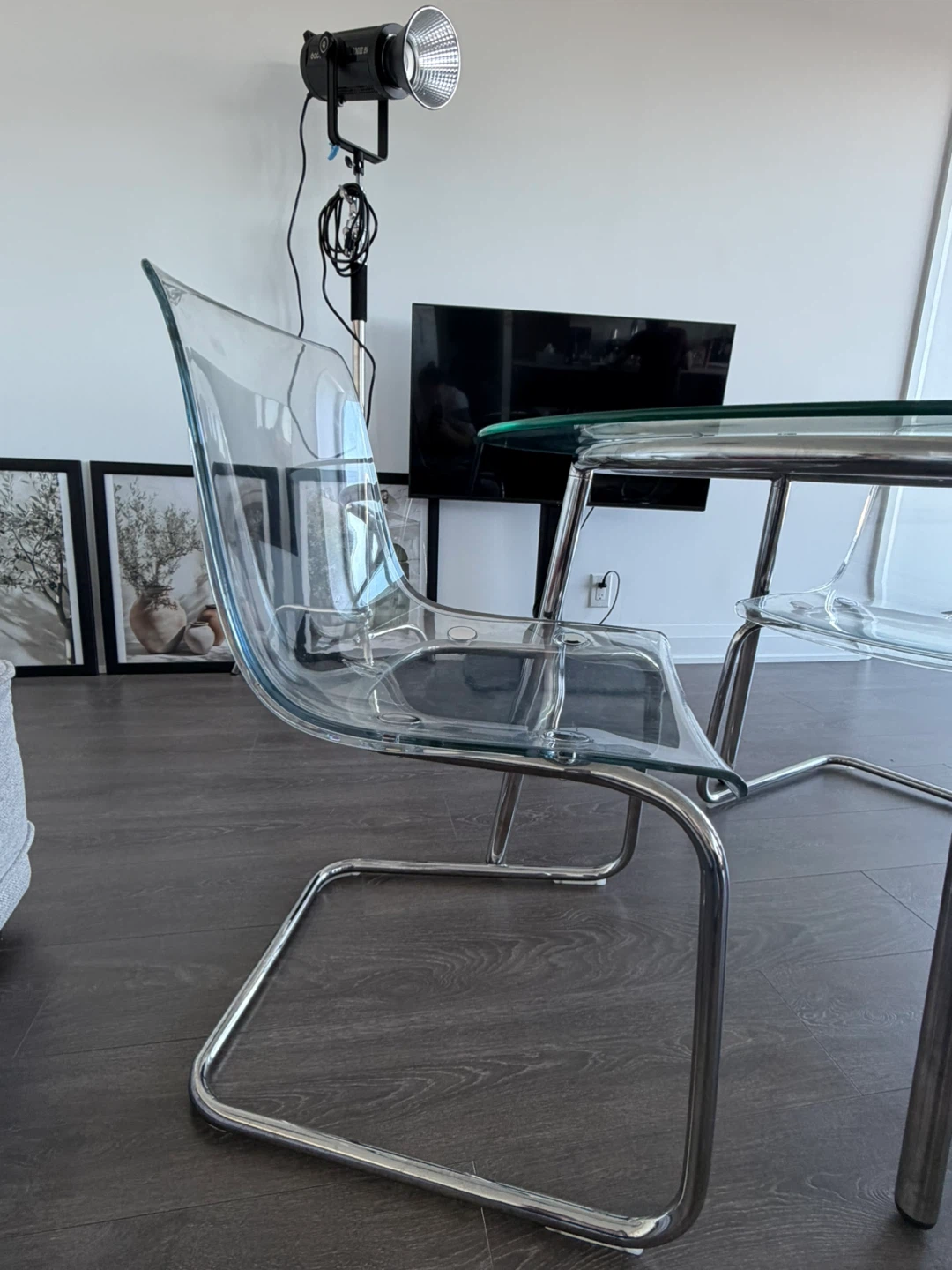 Clear Glass Dining Table + 2 acrylic chairs - photo 4