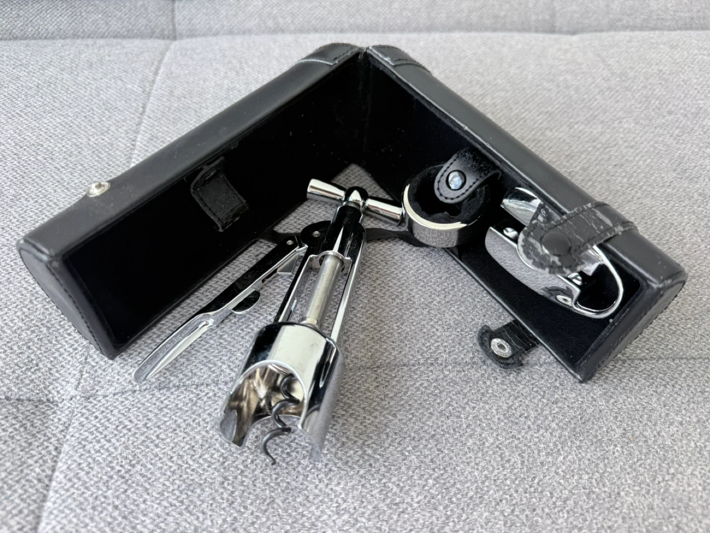Merrill Lynch Stainless Steel Wine Bottle Opener Corkscrew - photo 2