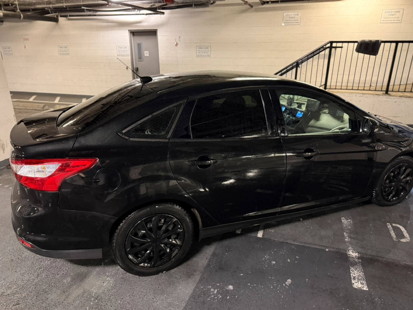 Black Ford Focus SE 2014 - photo 2
