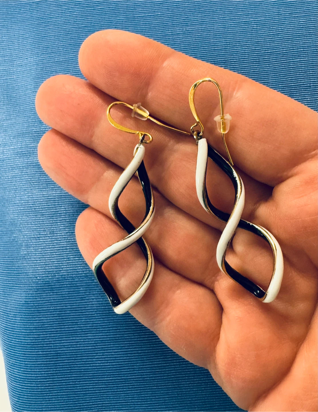 🧡Twisted Drop Earrings Black White Enameling - photo 2