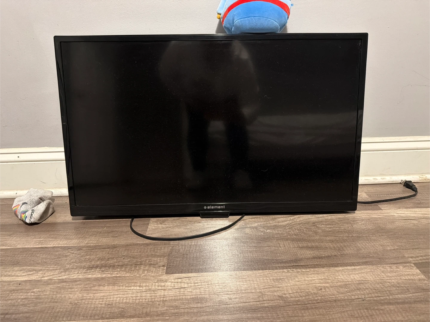 Element TV 28”