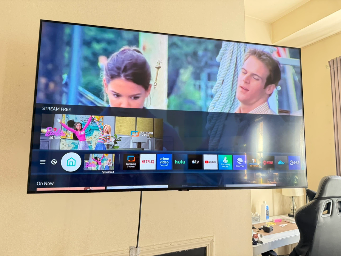 Samsung 55 inch TV with Wall Mount - photo 2