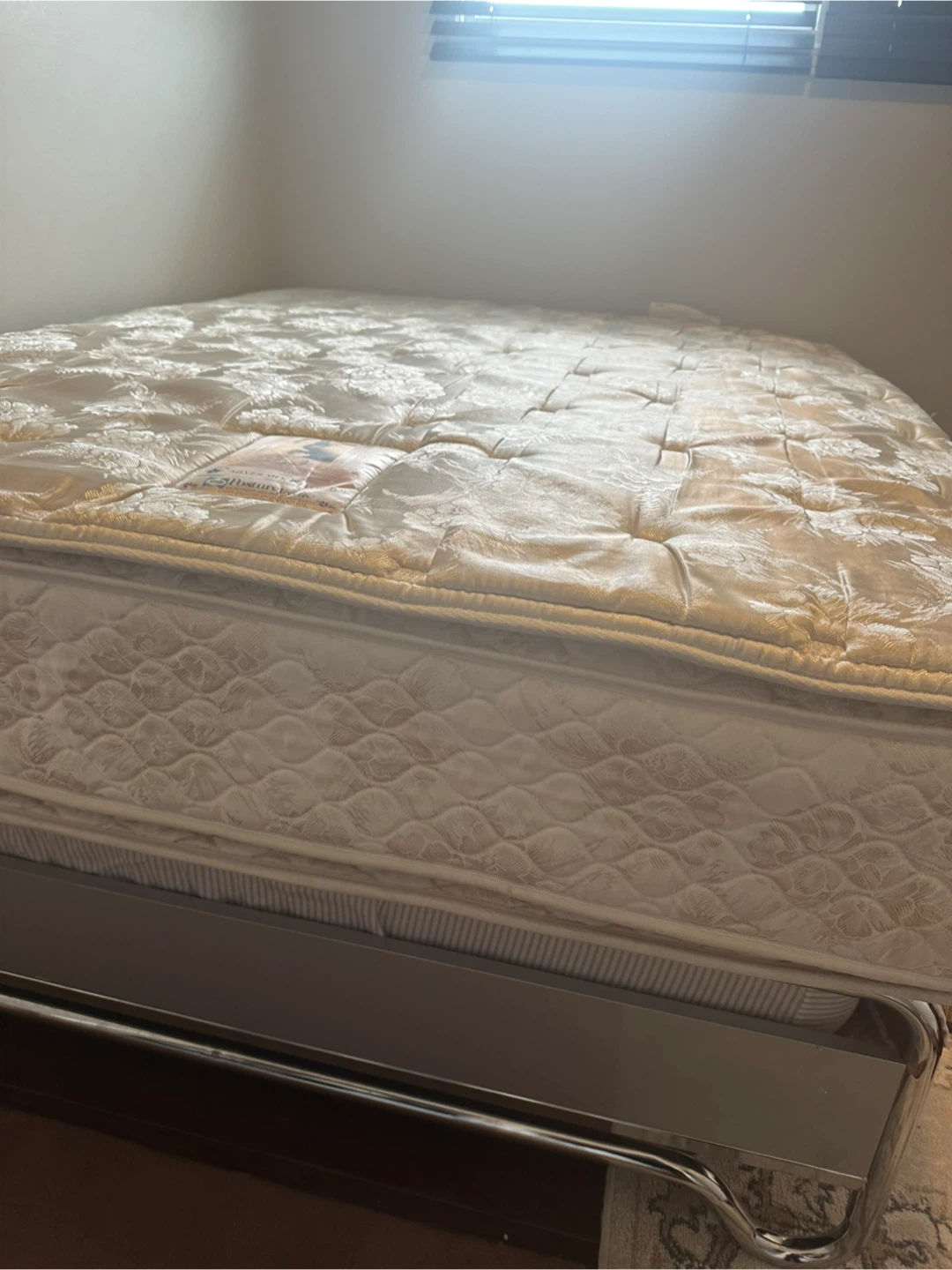 Queen size bed mattress - photo 3