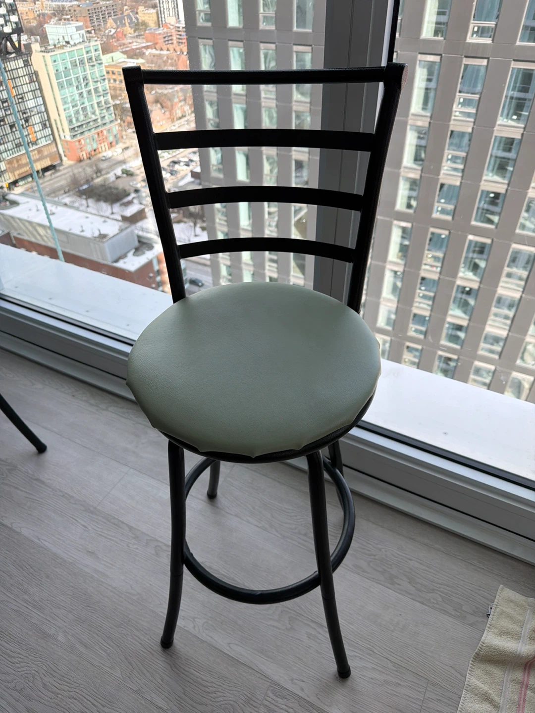 Bar Table + Stool Set - photo 4