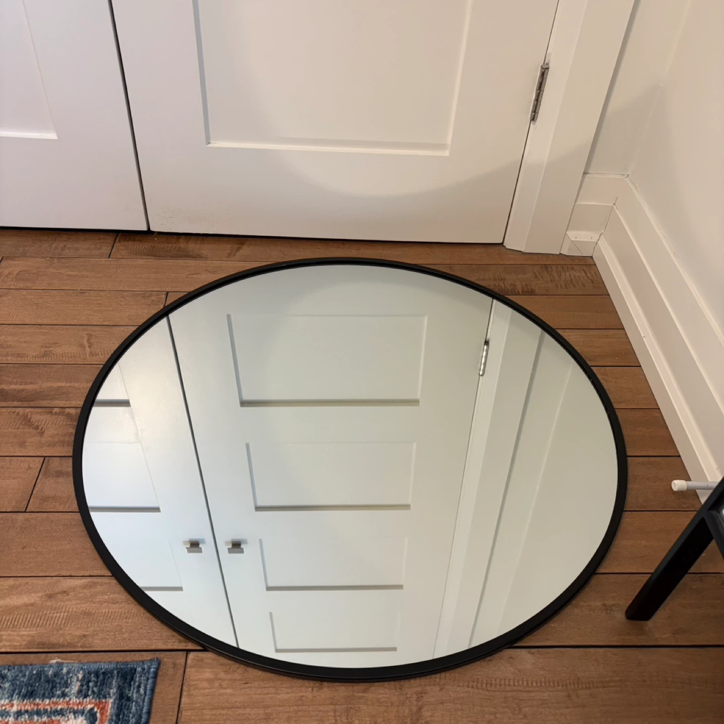 Round Black Frame Mirror - photo 2