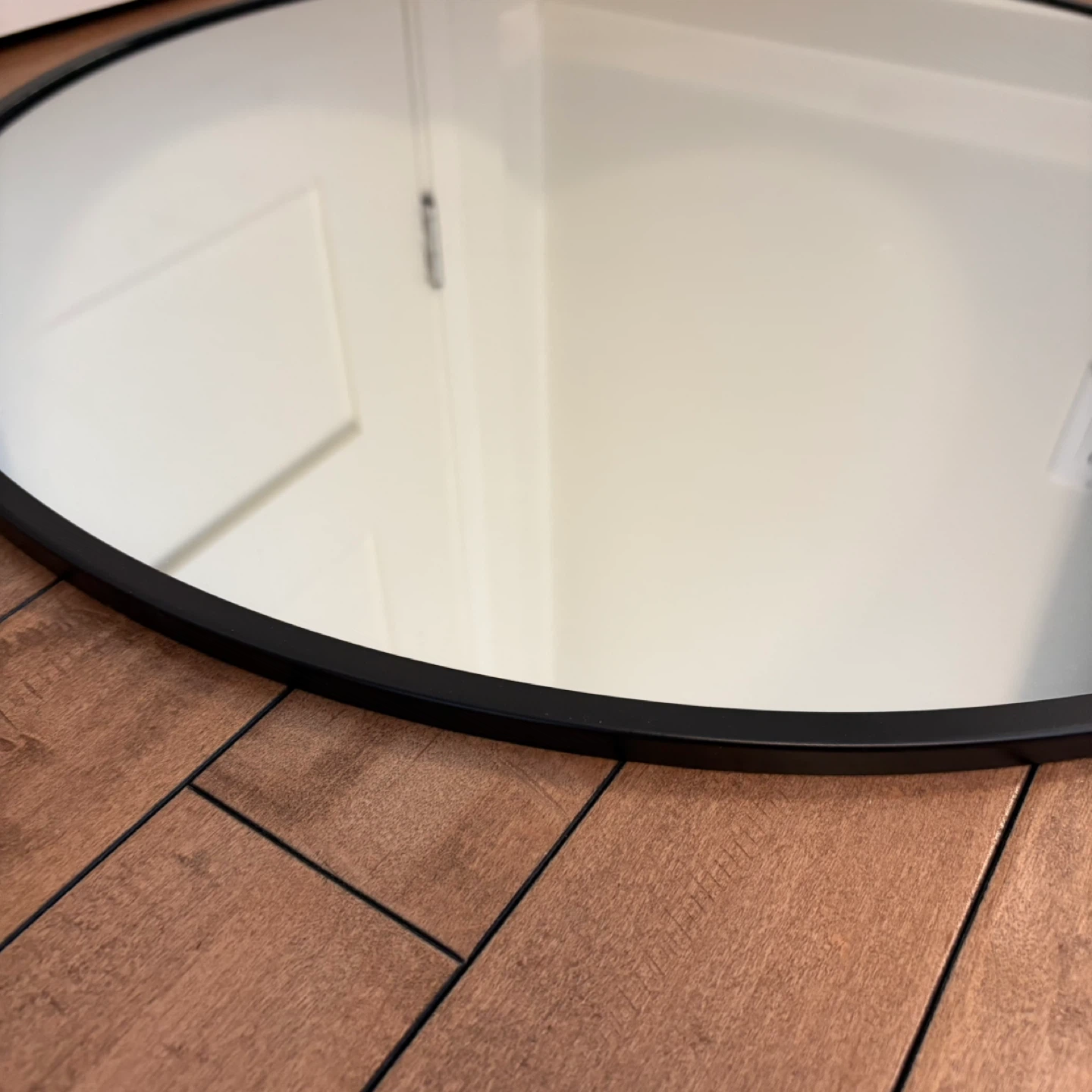 Round Black Frame Mirror - photo 4