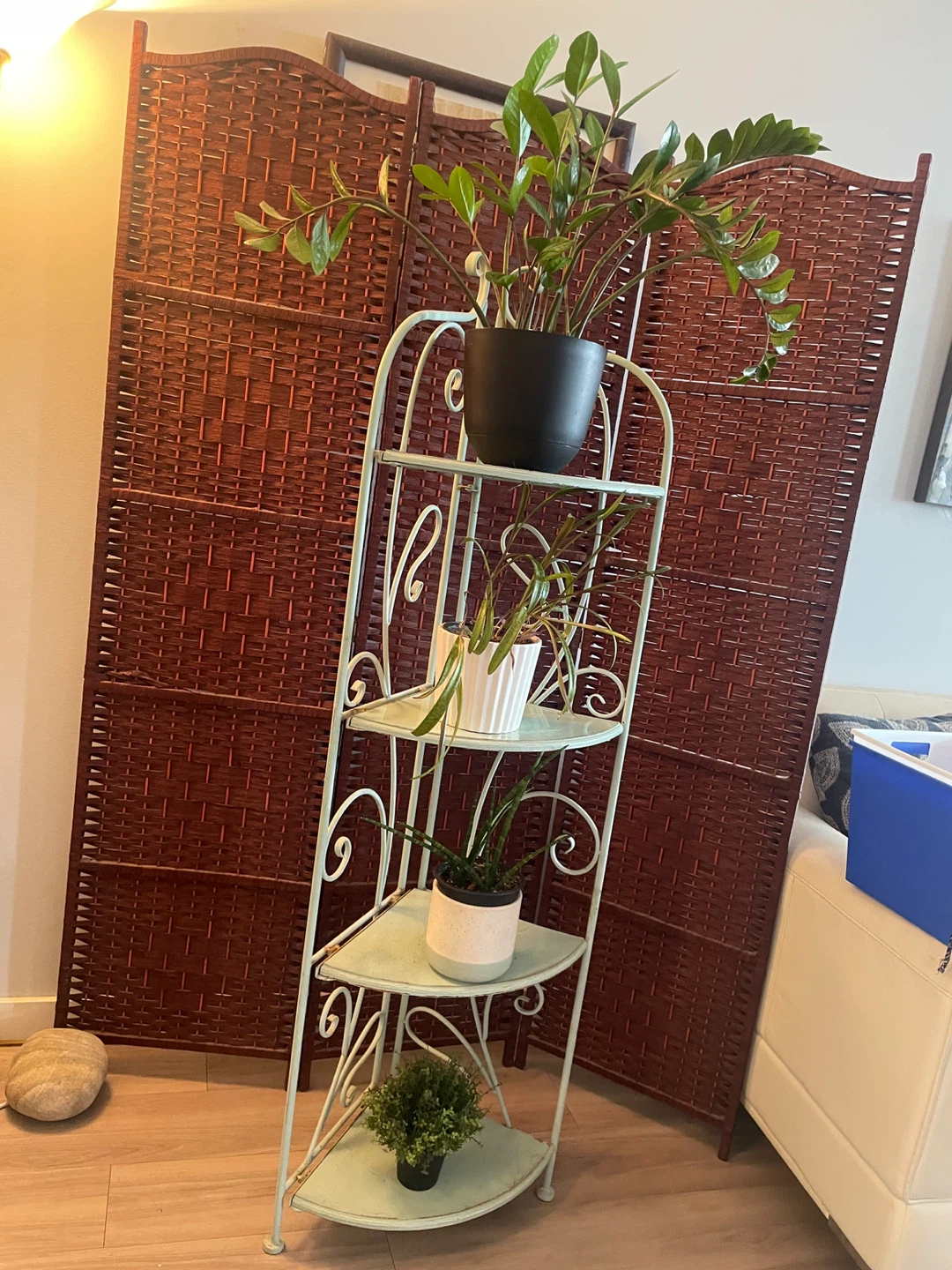 Pastel Green Metal Corner Shelf Unit - photo 3