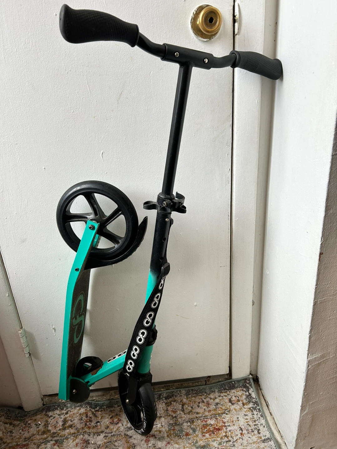 Scooter Ages 6+,Kid, Teens & Adults. Max Load 240 LBS.