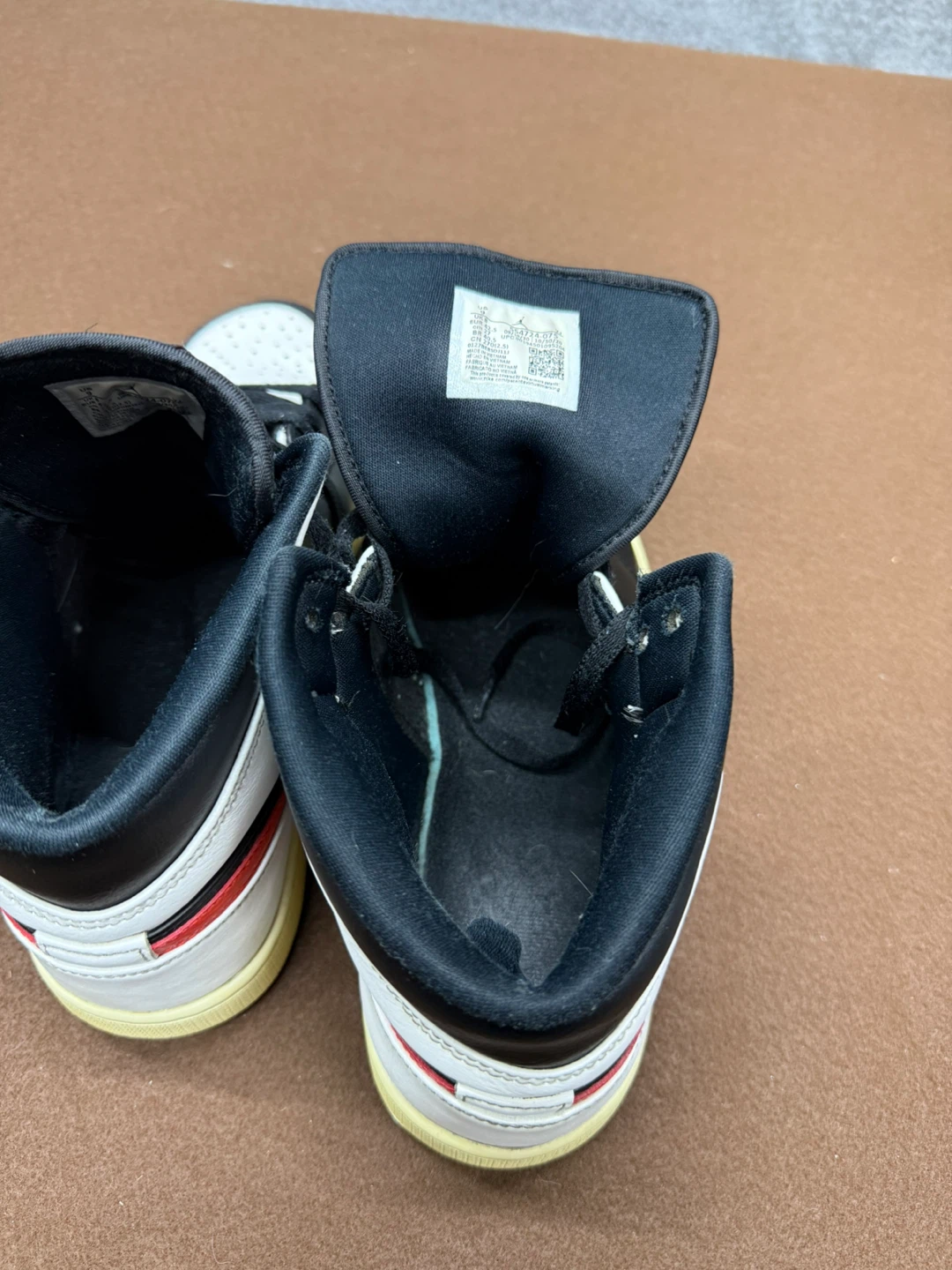 Air Jordan 1 Mid SE 'Light Smoke Grey' - US 9 - photo 5