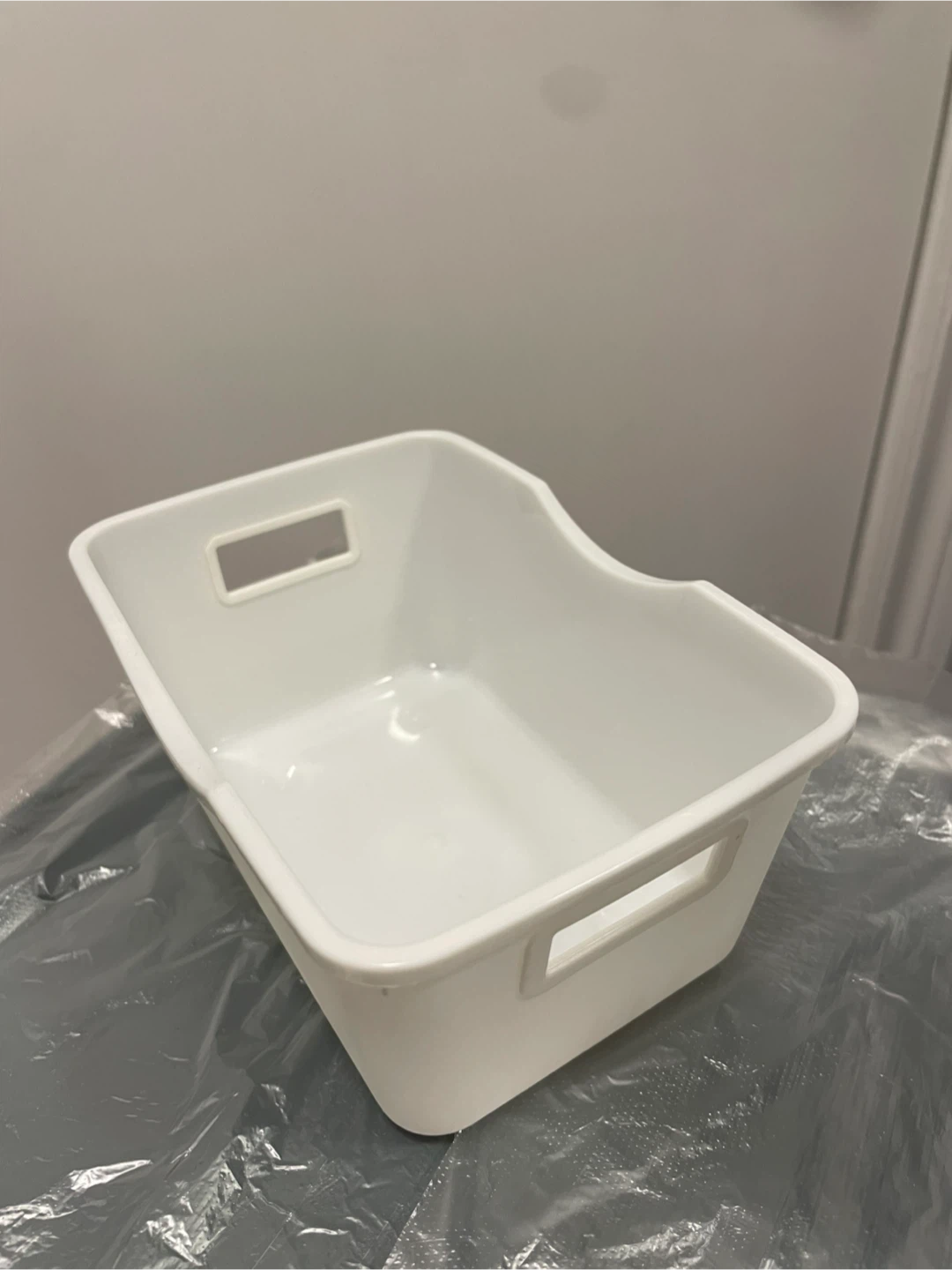 White Plastic Storage Bin 🧡 - photo 2
