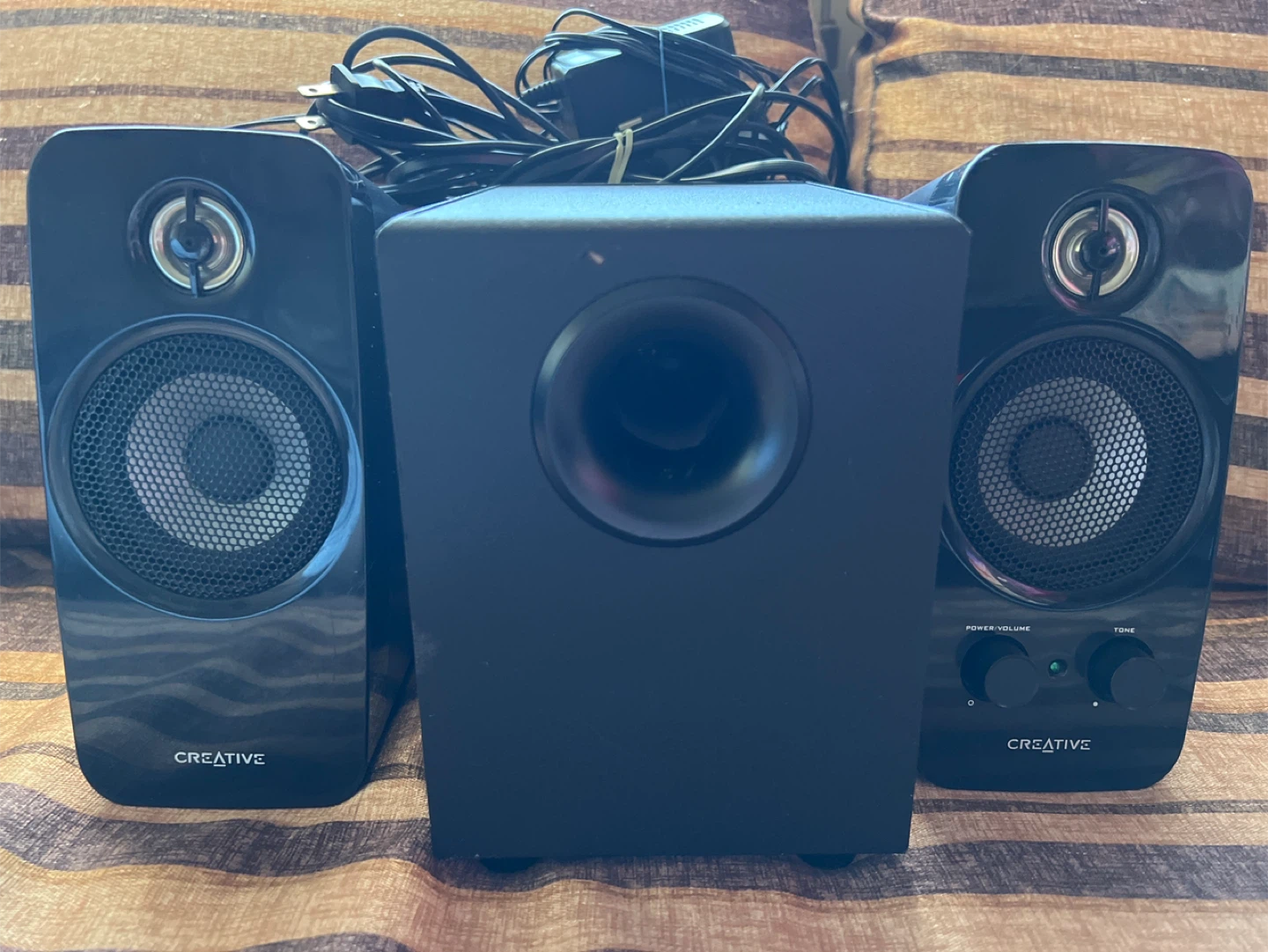 Creative Inspire T10 2.0 Desktop Speakers - photo 2