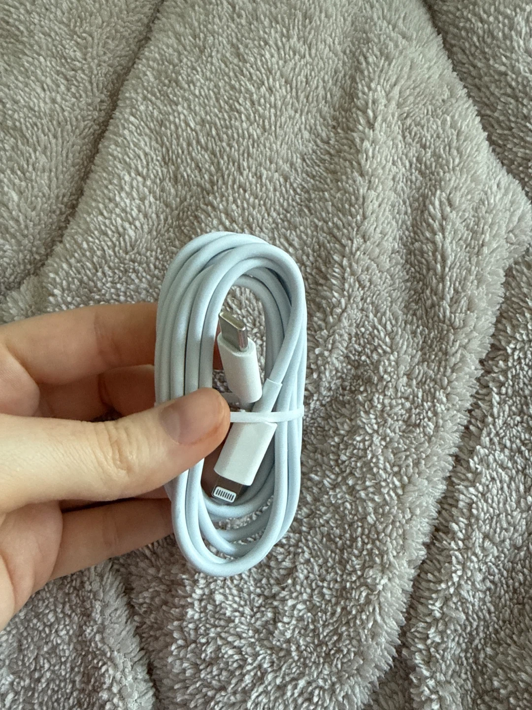 USB-C to Lightning Cable - photo 2