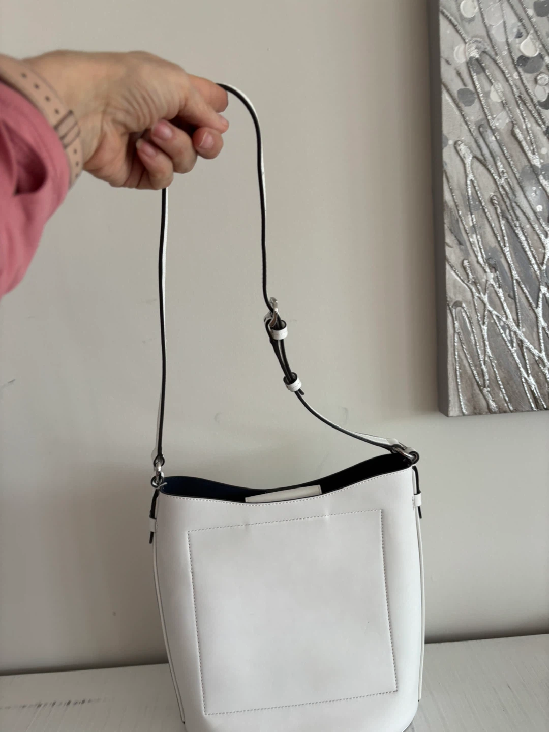 Banana Republic white leather bucket bag/ purse - photo 2
