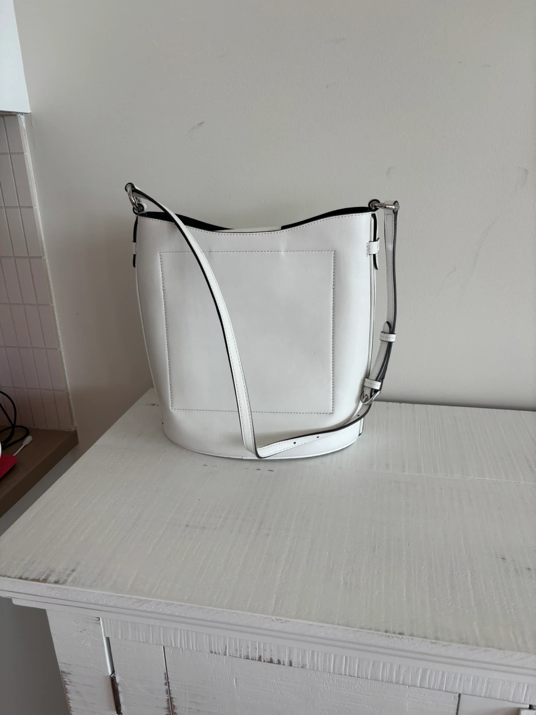 Banana Republic white leather bucket bag/ purse
