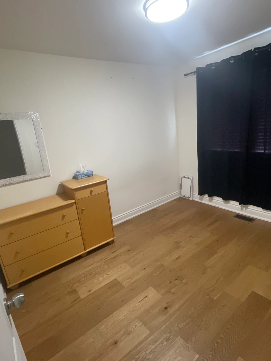 Master bedroom for rent