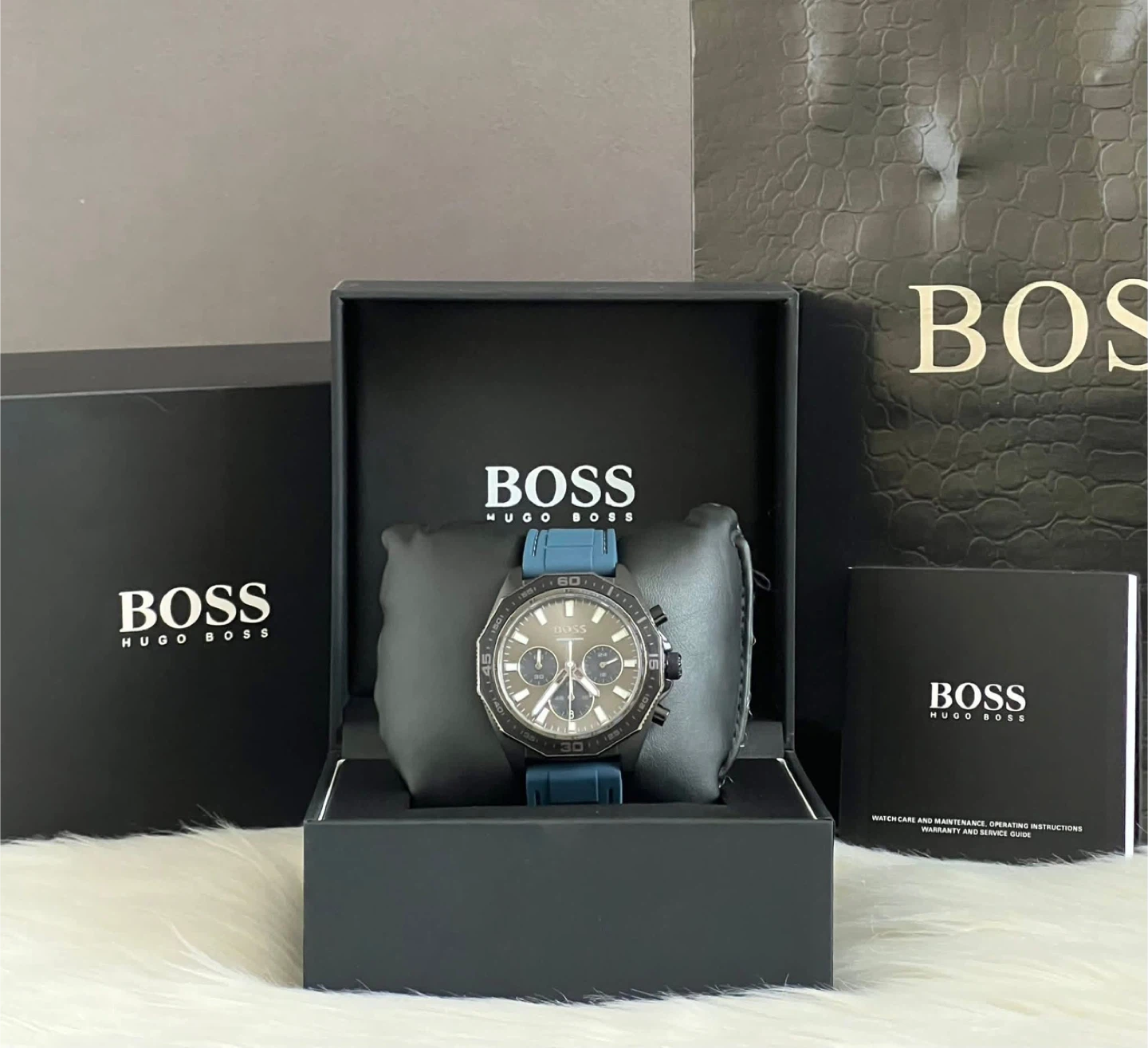 FOR SALE ✨Hugo Boss Men’s Chronograph Rubber Strap Watch - photo 2