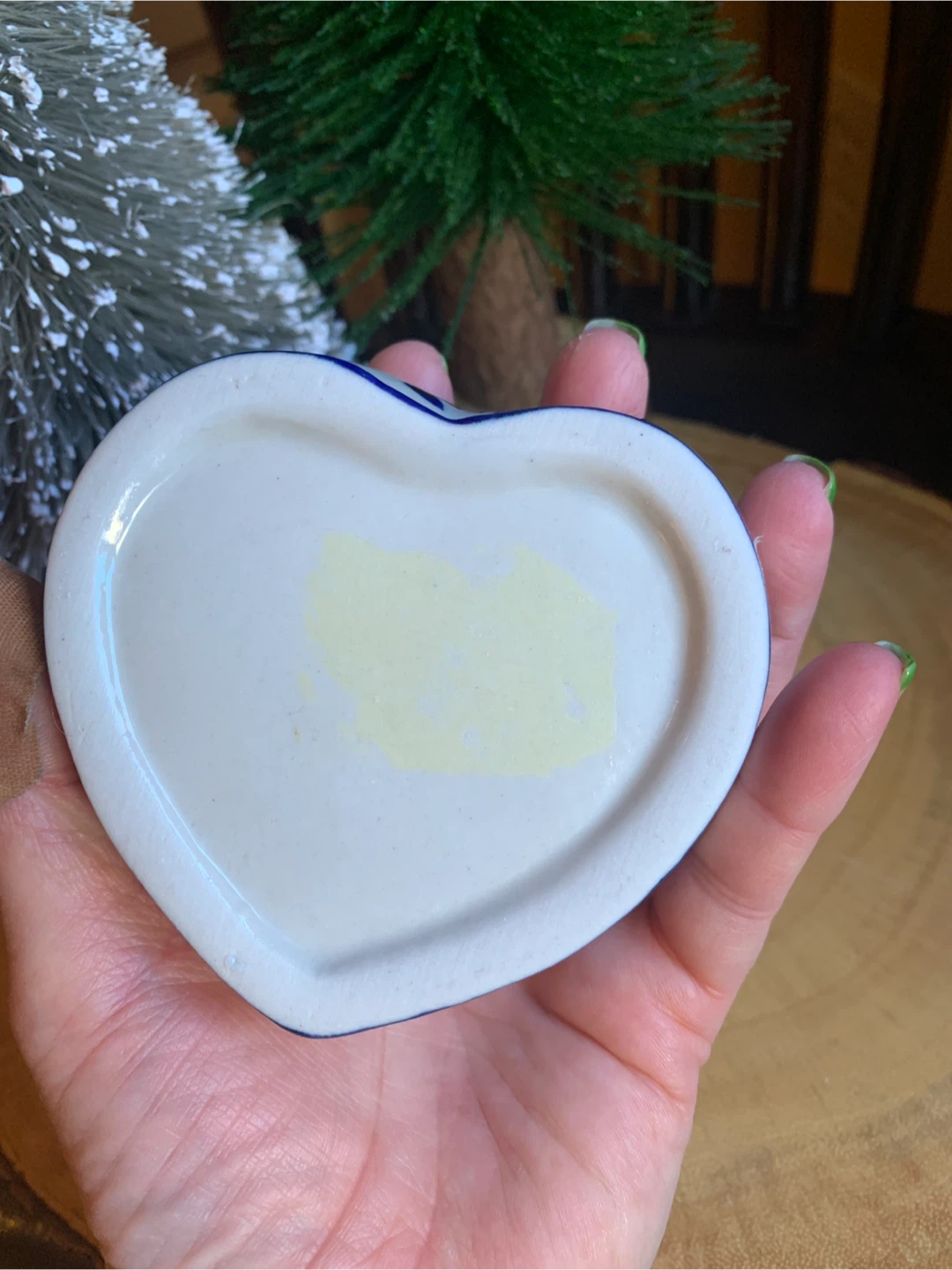 Heart Shaped Ceramic Trinket Box - photo 2