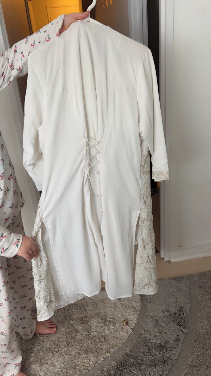 Maharani White Embroidered Shalwar Kameez Dupatta Set - photo 4